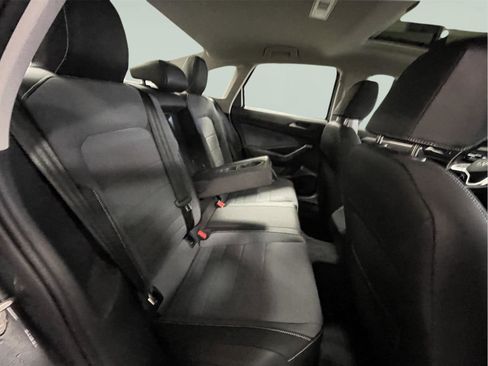 Used 2025 Volkswagen Jetta SE image 18