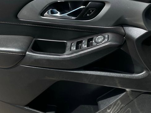 Used 2020 Chevrolet Traverse LS FWD image 20