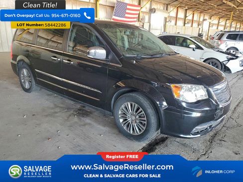 Used 2014 Chrysler Town & Country Touring-L FWD image 5