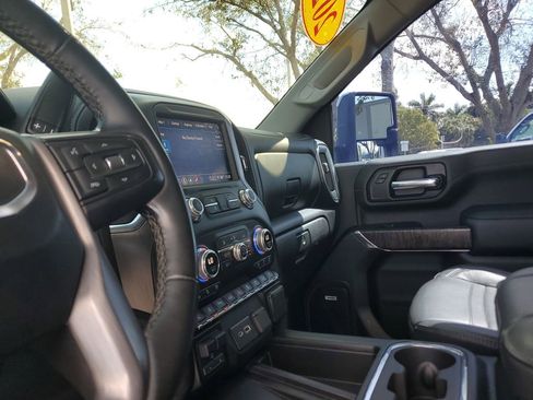 Certified 2023 GMC Sierra 2500 Denali w/ Denali Black Diamond Edition image 22