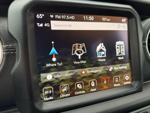 Used 2023 Jeep Wrangler Unlimited Sahara image 40