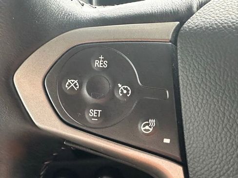 Used 2022 Chevrolet Colorado Z71 AWD/4WD image 37