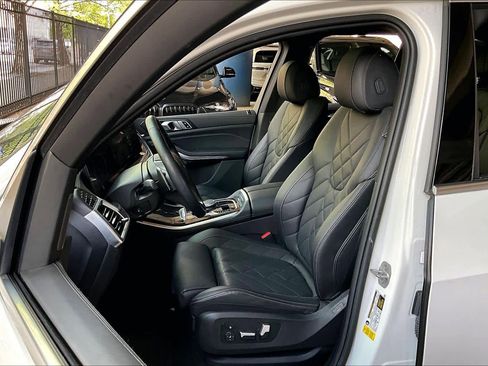 Used 2024 BMW X5 sDrive40i w/ Premium Package image 7