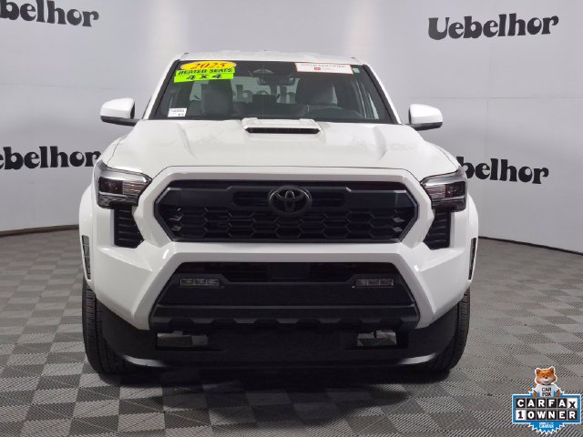 Used 2025 Toyota Tacoma TRD Sport AWD/4WD image 2