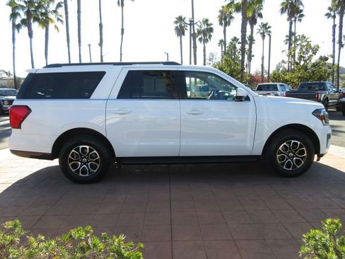 Certified 2024 Ford Expedition Max XLT image 5