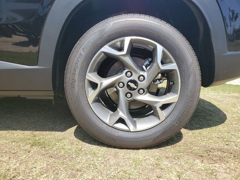 Used 2026 Chevrolet Trax LT image 5