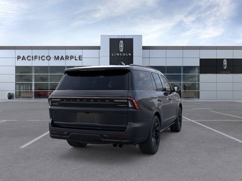 New 2026 Lincoln Navigator Reserve AWD/4WD image 8