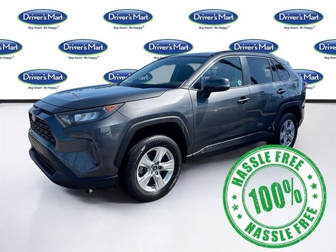 Used 2019 Toyota RAV4 LE image 3