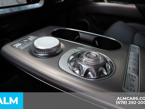 Used 2025 Genesis GV60 Advanced image 40