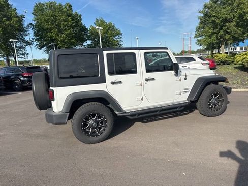 Used 2015 Jeep Wrangler Unlimited Sport w/ Quick Order Package 24S AWD/4WD image 11
