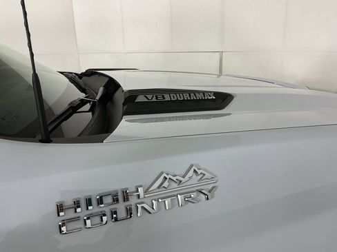 New 2026 Chevrolet Silverado 2500 High Country w/ High Country Premium Package AWD/4WD image 17