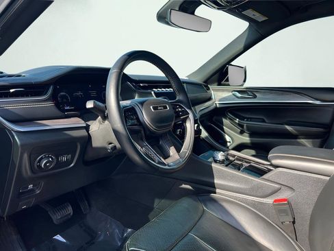 Used 2022 Jeep Grand Cherokee L Overland image 15