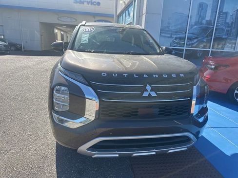 Used 2024 Mitsubishi Outlander SEL Black Edition image 3