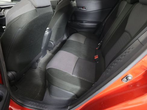 Used 2020 Toyota C-HR LE image 17