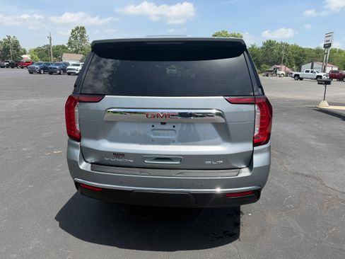 Used 2024 GMC Yukon XL SLT w/ SLT Premium Package AWD/4WD image 11
