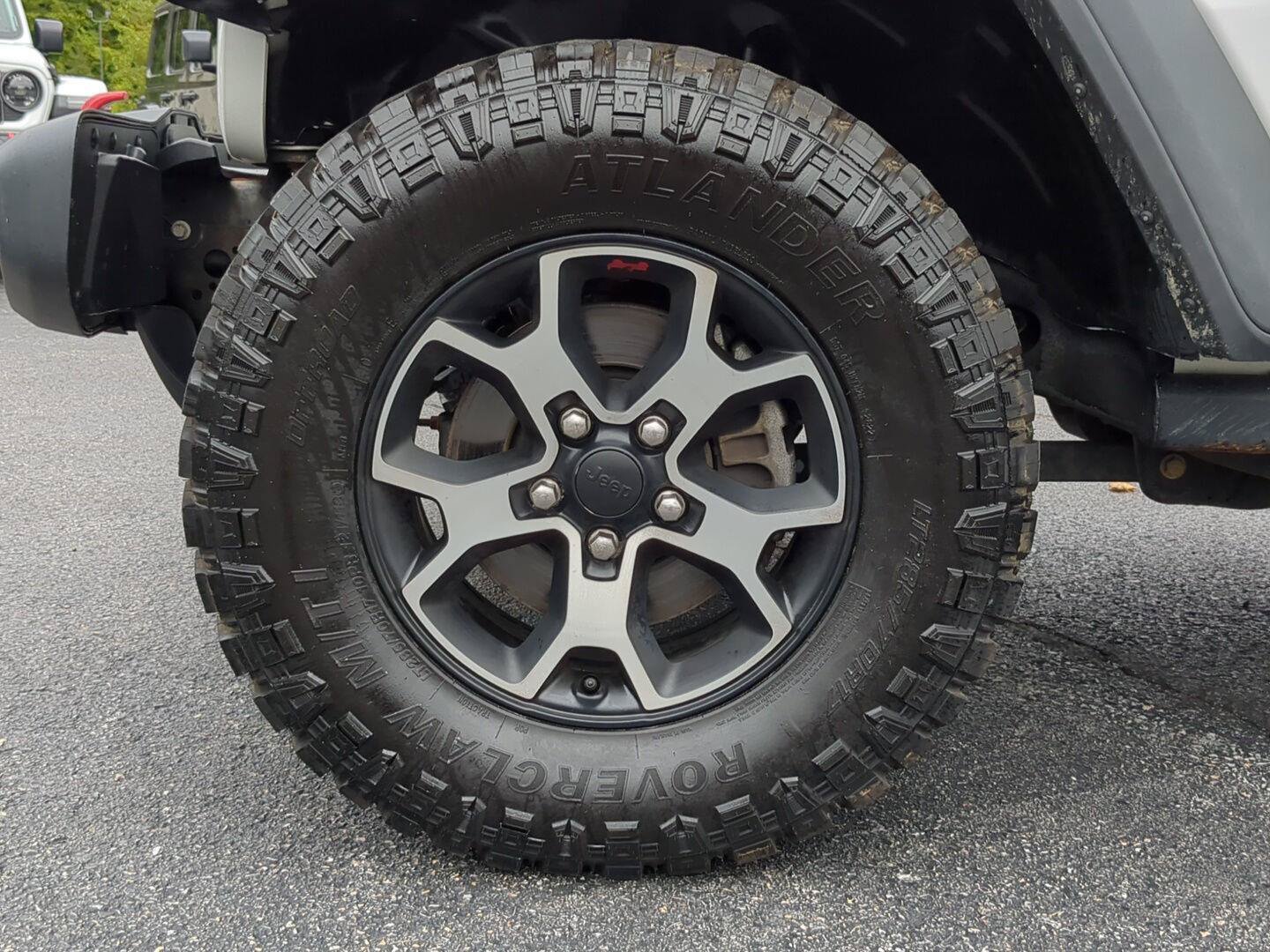 Used 2019 Jeep Wrangler Unlimited Rubicon w/ Cold Weather Group AWD/4WD image 7