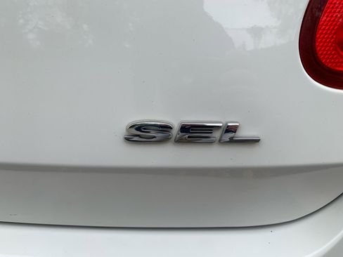 Used 2010 Ford Taurus SEL image 27