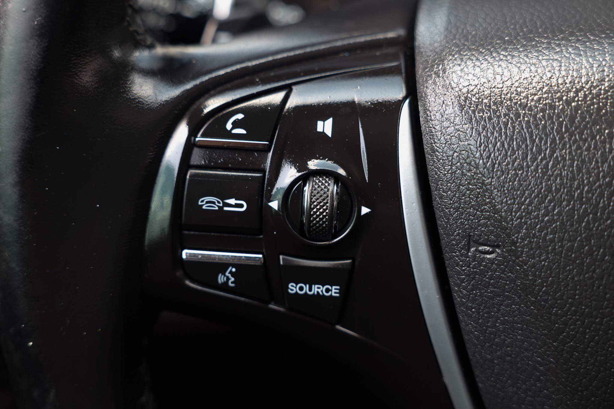Used 2020 Acura TLX FWD image 31