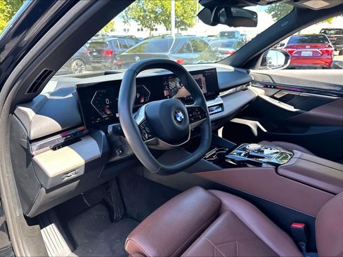 Used 2024 BMW 540i xDrive w/ Executive Package AWD/4WD image 17
