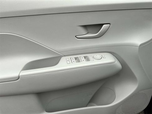 Used 2024 Hyundai Kona SEL w/ Convenience Package image 21