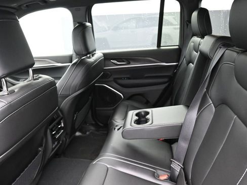 New 2025 Jeep Grand Cherokee Limited w/ Black Appearance Package image 14