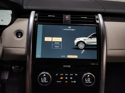 Used 2022 Land Rover Discovery S R-Dynamic image 39