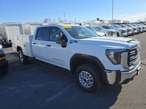 New 2026 GMC Sierra 2500 Pro w/ Convenience Package image 6