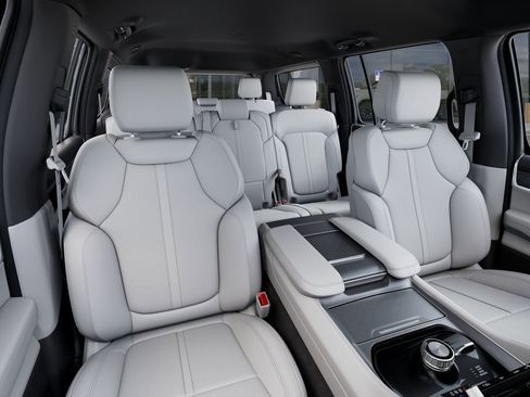 New 2026 Jeep Grand Wagoneer Limited AWD/4WD image 16