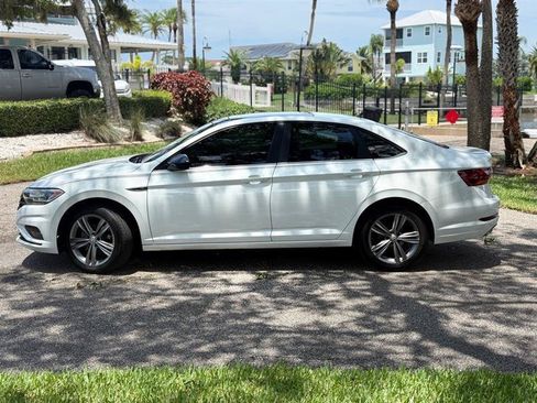 Used 2019 Volkswagen Jetta R-Line FWD image 2