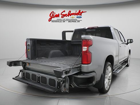 Used 2024 Chevrolet Silverado 1500 High Country w/ High Country Premium Package AWD/4WD image 39
