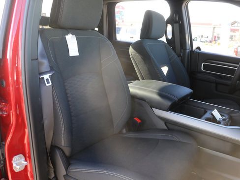 New 2026 RAM 2500 Big Horn AWD/4WD image 32