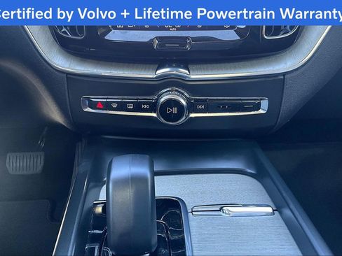 Used 2025 Volvo XC60 B5 Plus image 40