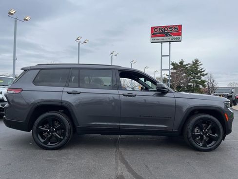 Used 2023 Jeep Grand Cherokee L Laredo image 44