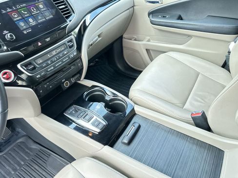 Used 2022 Honda Pilot Touring image 19