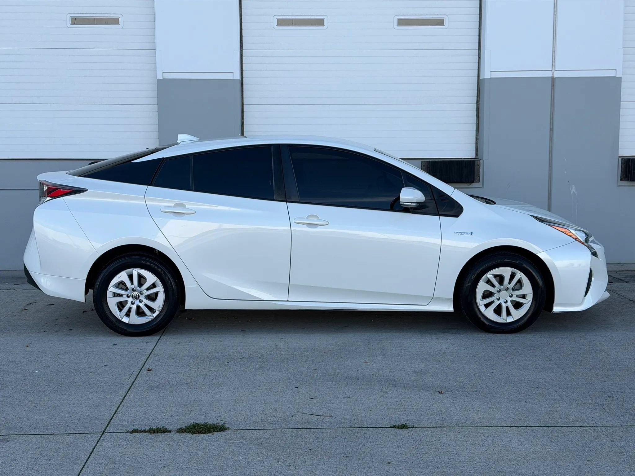 Used 2016 Toyota Prius Two w/ Preferred Accessory Package FWD image 6