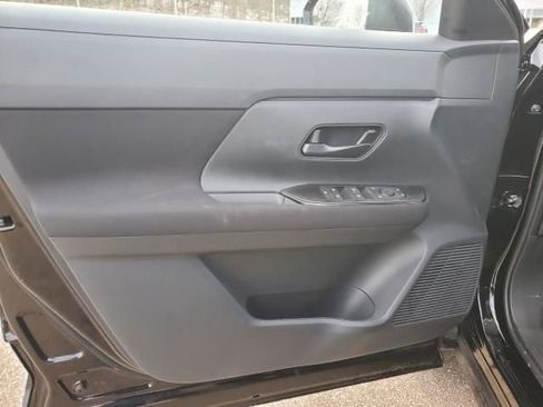 New 2026 Nissan Kicks S image 18