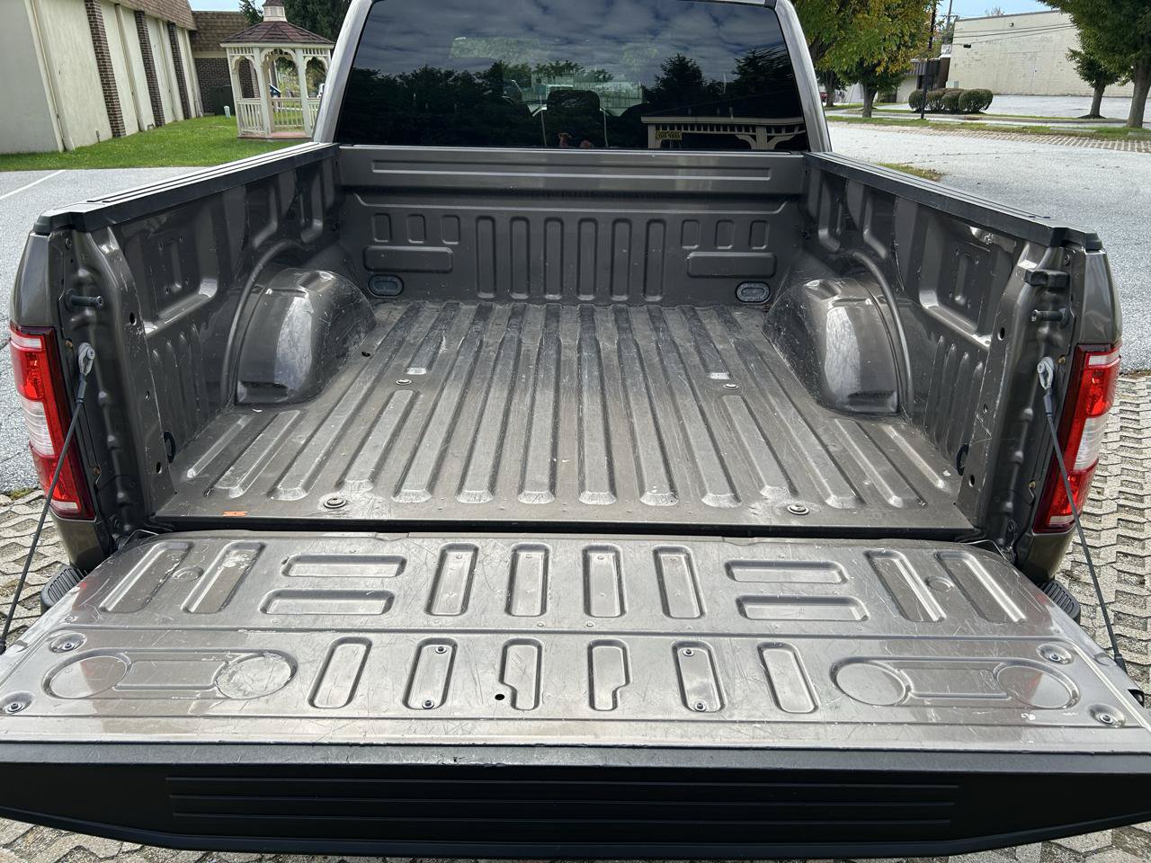 Used 2018 Ford F150 XLT AWD/4WD image 18