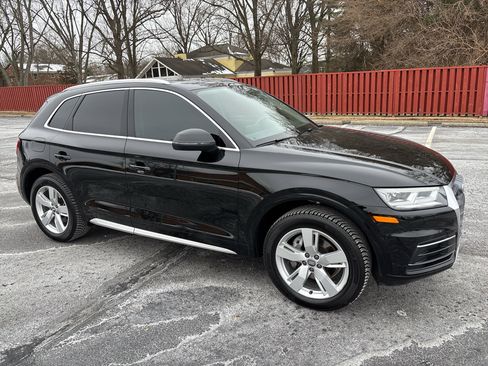 Used 2019 Audi Q5 2.0T Premium Plus w/ Premium Plus Package image 1