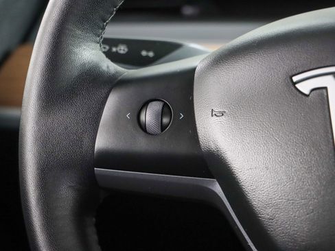 Used 2021 Tesla Model Y Long Range image 13