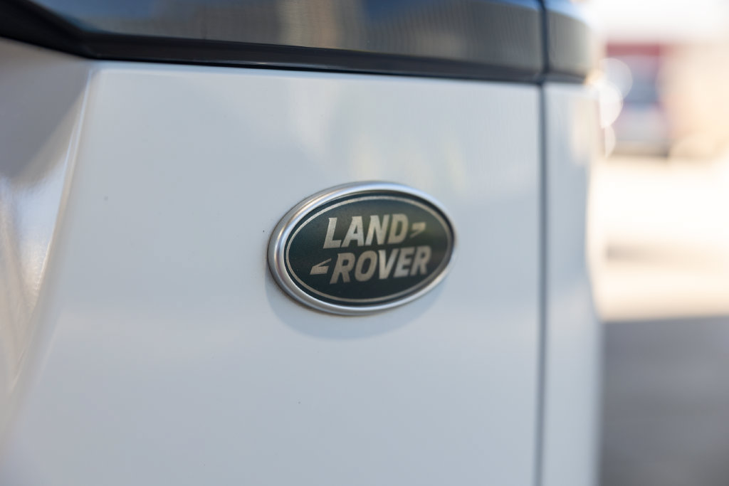 Used 2018 Land Rover Range Rover Velar S AWD/4WD image 17