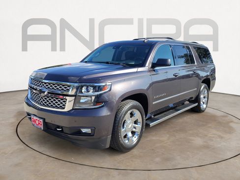 Used 2017 Chevrolet Suburban LT w/ LT Signature Package AWD/4WD image 6