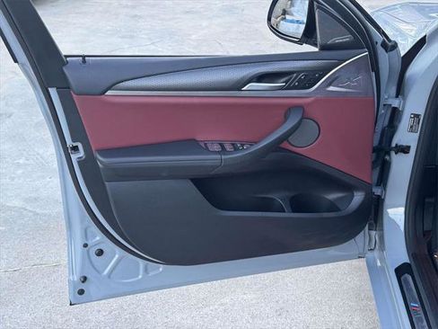 Used 2024 BMW X4 xDrive30i w/ Premium Package image 15