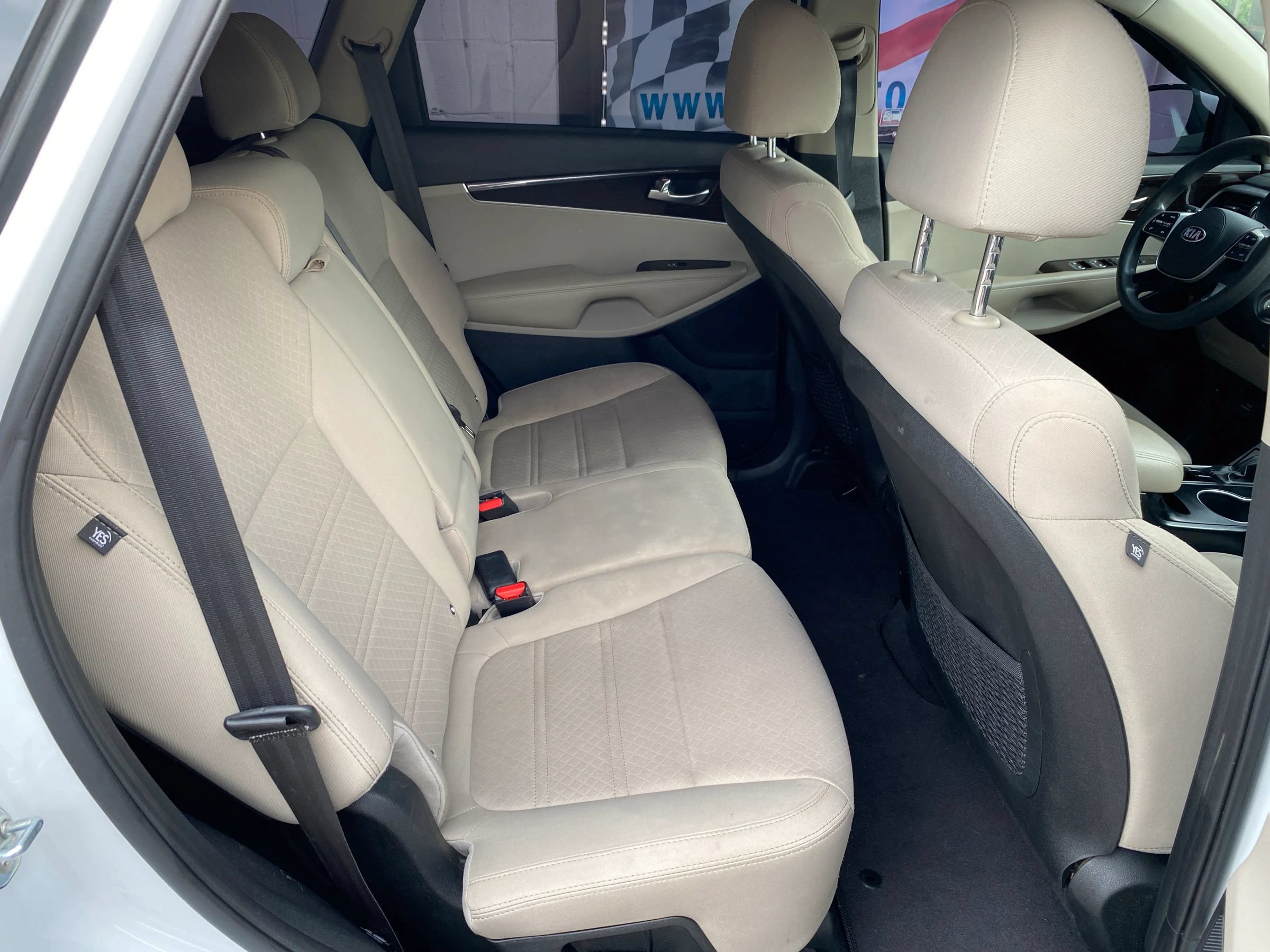 Used 2019 Kia Sorento FWD V6 image 13