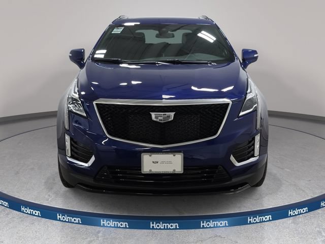 Certified 2025 Cadillac XT5 Sportv w/ LPO, Red Accent Package AWD/4WD image 2