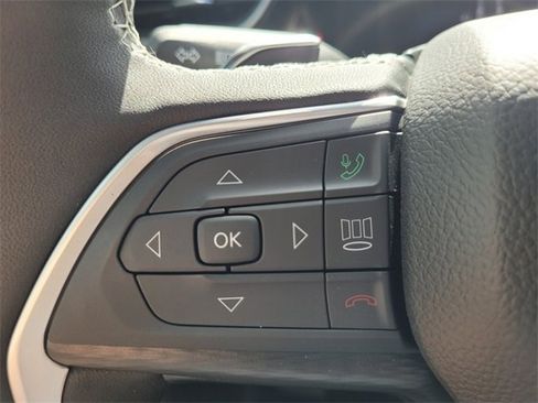 Used 2025 Jeep Grand Cherokee Altitude image 28