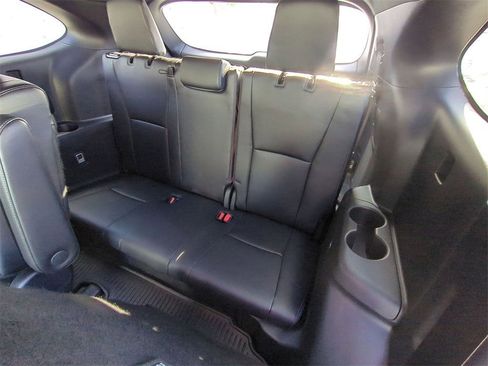 Used 2024 Toyota Highlander XSE image 19