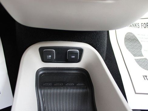 Used 2018 Chrysler Pacifica Limited w/ Advanced Safetytec Group image 37