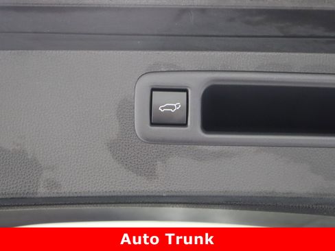 Certified 2023 Toyota Highlander XSE image 36