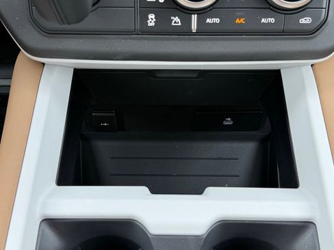 New 2026 Land Rover Defender 110 X-Dynamic SE AWD/4WD image 21