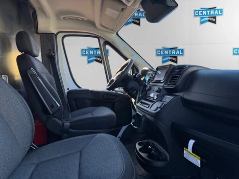 Used 2025 RAM ProMaster 2500 w/ Convenience Group image 16